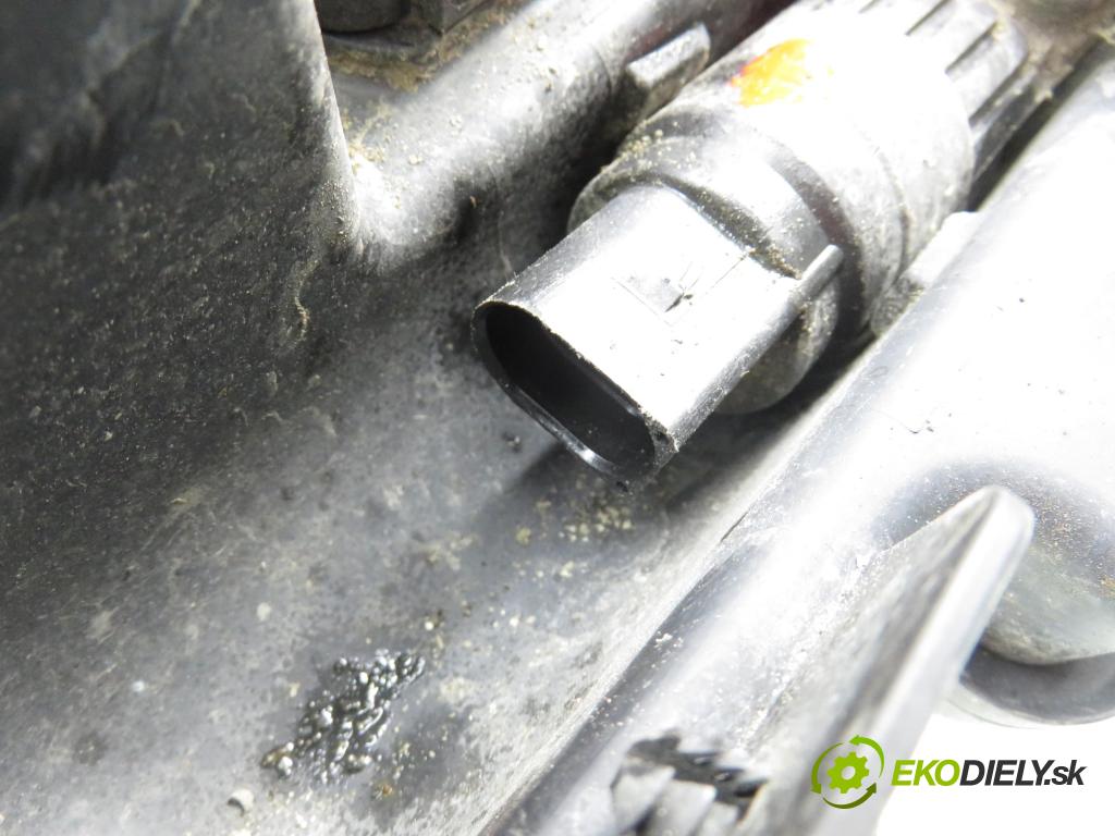 VW TIGUAN (5N_) SUV 2008 103,00 2.0 TDI 4motion - CBAB 1968,00 Nádržka ostrekovačov 5N0955453B ; 5N0955453A ; 5N0955453 (Kľučka dverí ostatné)