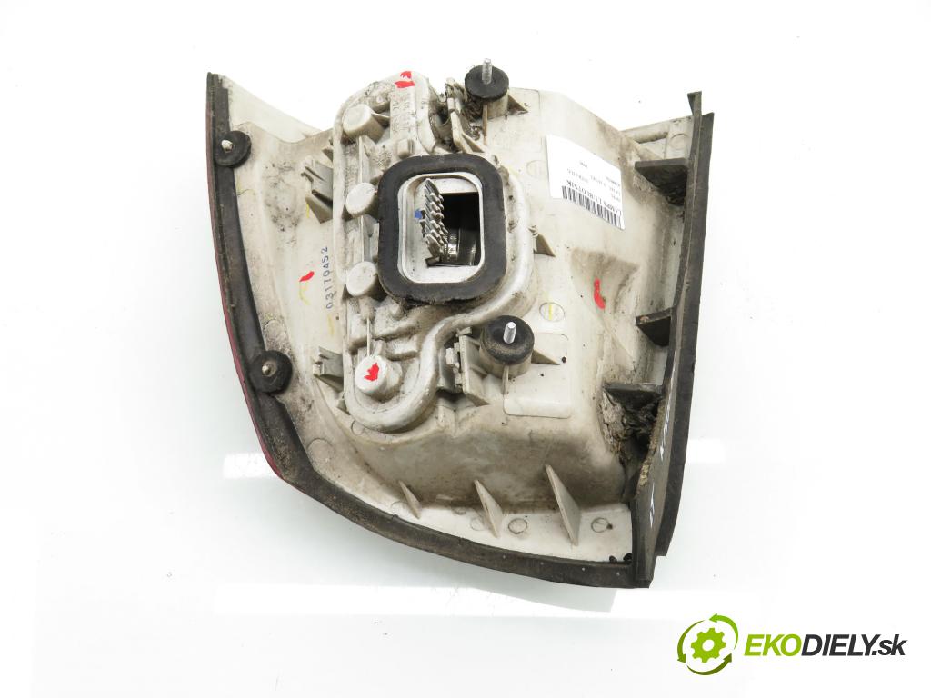 OPEL ASTRA G sedan (T98) HB 1999 74,00 1.6 16V - X 16 XEL 1598,00 světlo levé zadní