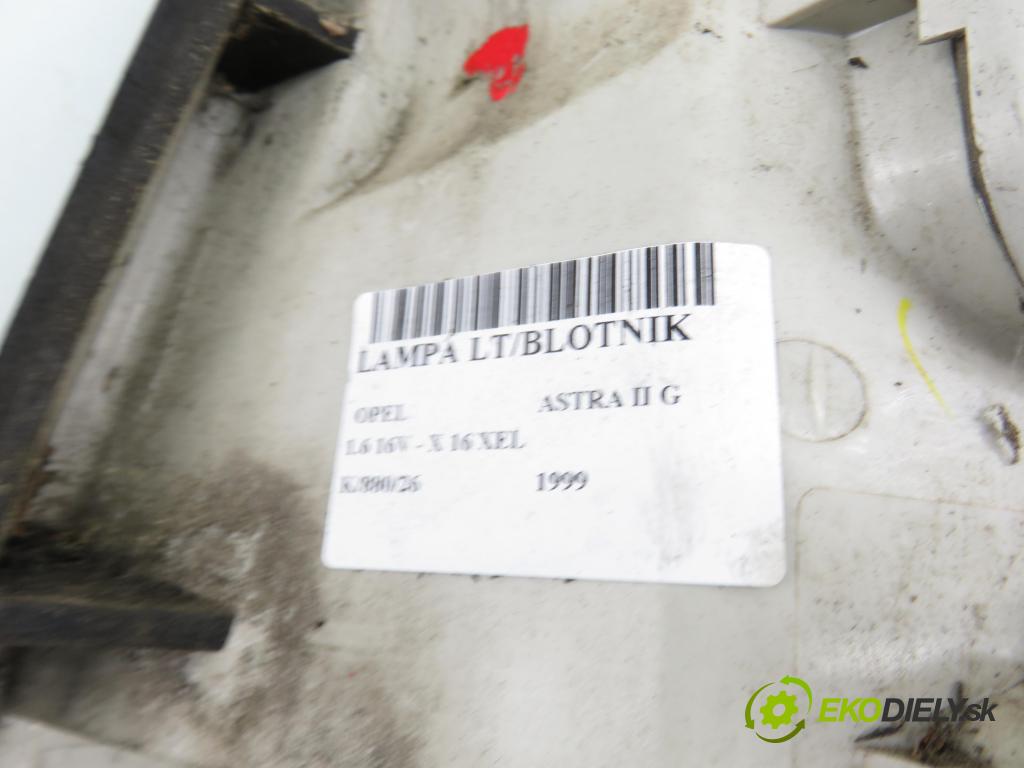 OPEL ASTRA G sedan (T98) HB 1999 74,00 1.6 16V - X 16 XEL 1598,00 světlo levé zadní