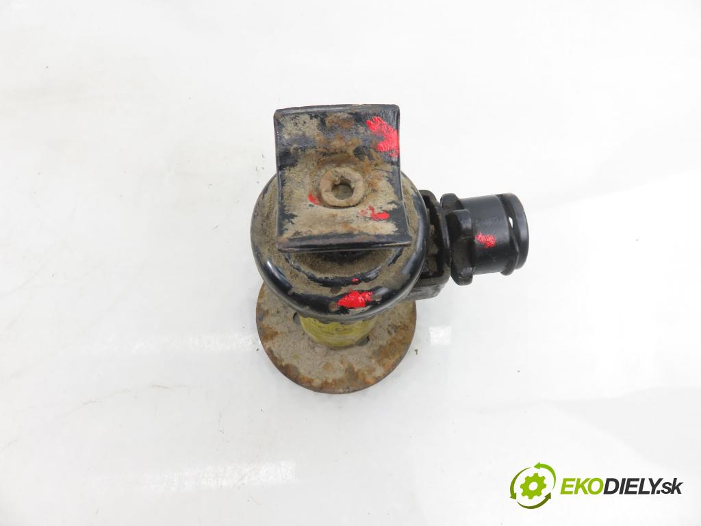 NISSAN TERRANO II (R20) TERENOWY 1994 91,00 2.4 i 12V 4WD 124 - KA24E 2389,00 ZDVIH: do / ZVEDÁK: 995500F010