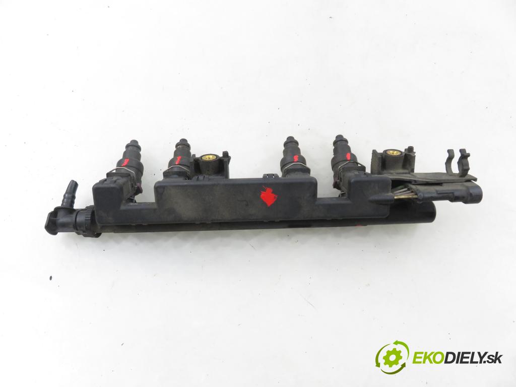 RENAULT CLIO II (BB_, CB_) HB 2001 43,00 1.2 (BB0A, BB0F, BB10, BB1K, BB28, BB2D, BB2H, CB0 1149,00 Lišta vstrekovacia 7700114546C ; 873774 (Vstrekovacia lišta)