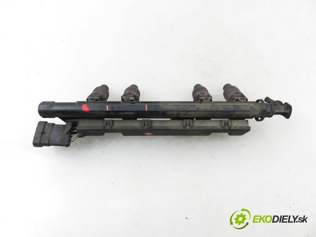 RENAULT CLIO II (BB_, CB_) HB 2001 43,00 1.2 (BB0A, BB0F, BB10, BB1K, BB28, BB2D, BB2H, CB0 1149,00 Lišta vstrekovacia 7700114546C ; 873774 (Vstrekovacia lišta)