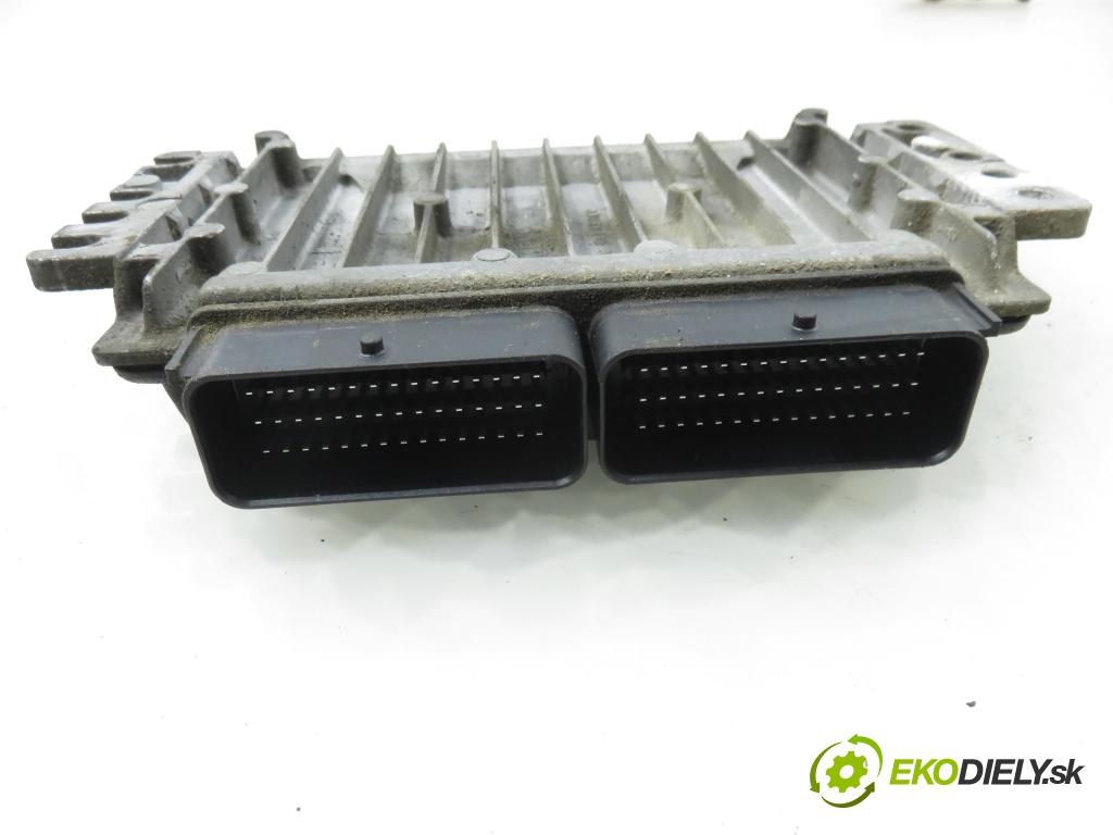 RENAULT CLIO II (BB_, CB_) HB 2001 43,00 1.2 (BB0A, BB0F, BB10, BB1K, BB28, BB2D, BB2H, CB0 1149,00 řídící jednotka motora 8200162378 ; S110115000A