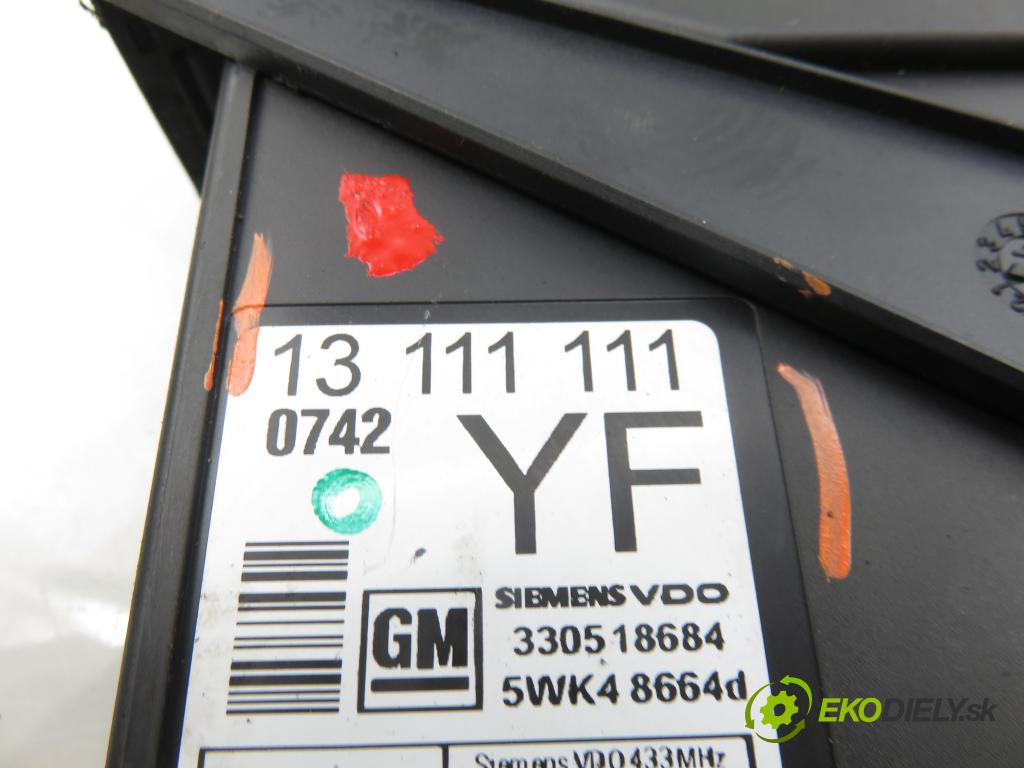 OPEL CORSA C (X01) HB 2004 51,00 1.3 CDTI - Z 13 DT 1248,00 MODUL komfortu 13111111YF