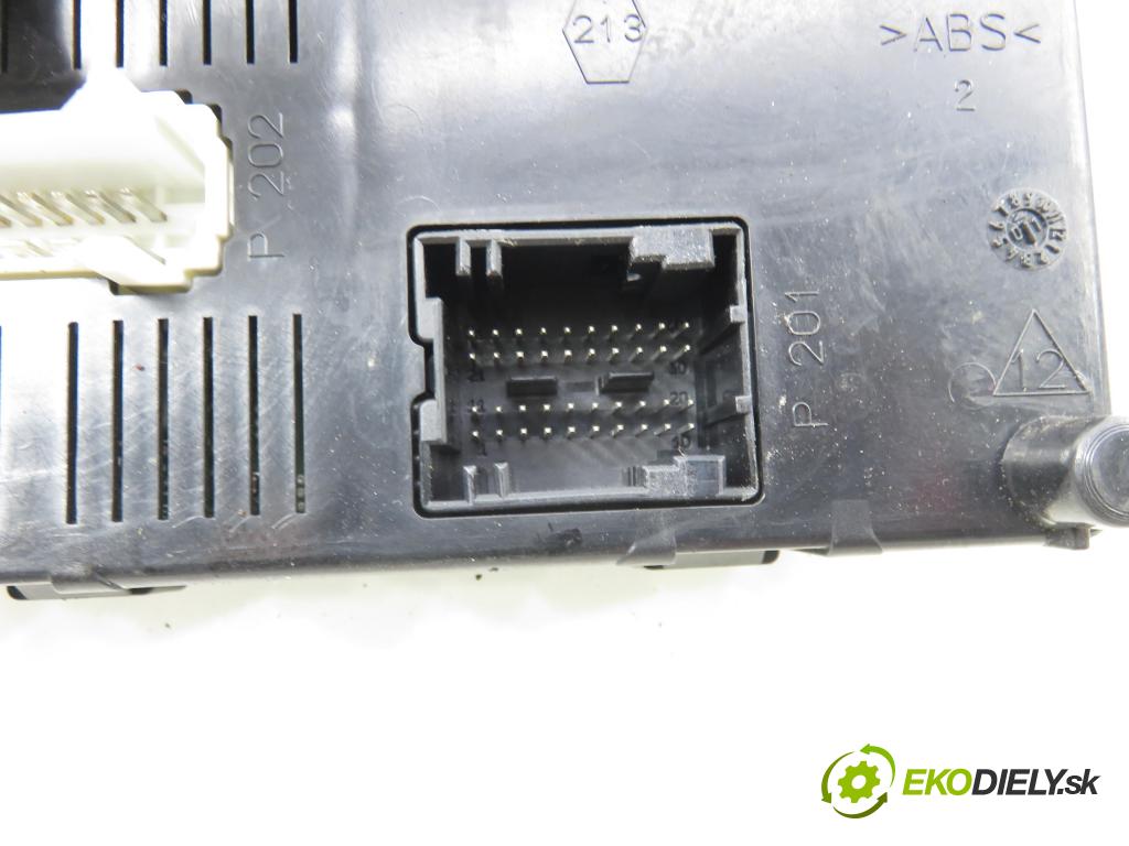 RENAULT CLIO II (BB_, CB_) HB 2001 43,00 1.2 (BB0A, BB0F, BB10, BB1K, BB28, BB2D, BB2H, CB0 1149,00 MODUL BSM 8200065817A