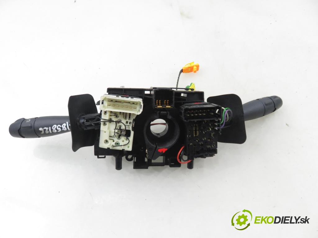 RENAULT CLIO II (BB_, CB_) HB 2001 43,00 1.2 (BB0A, BB0F, BB10, BB1K, BB28, BB2D, BB2H, CB0 1149,00 páčka/prepínač 61730002 ; 8200058674