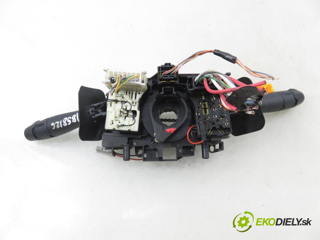 RENAULT CLIO II (BB_, CB_) HB 2001 43,00 1.2 (BB0A, BB0F, BB10, BB1K, BB28, BB2D, BB2H, CB0 1149,00 páčka/prepínač 61730002 ; 8200058674