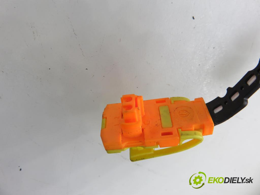 RENAULT CLIO II (BB_, CB_) HB 2001 43,00 1.2 (BB0A, BB0F, BB10, BB1K, BB28, BB2D, BB2H, CB0 1149,00 páčka/prepínač 61730002 ; 8200058674
