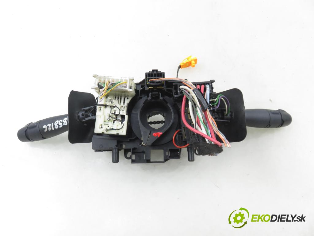 RENAULT CLIO II (BB_, CB_) HB 2001 43,00 1.2 (BB0A, BB0F, BB10, BB1K, BB28, BB2D, BB2H, CB0 1149,00 páčka/prepínač 61730002 ; 8200058674