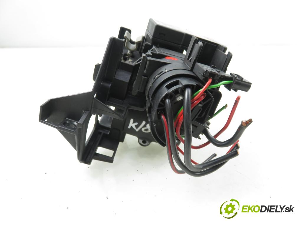 OPEL ASTRA G sedan (T98) HB 1999 74,00 1.6 16V - X 16 XEL 1598,00 spinačka 90589313 ; 90589389 ; 24418927 (Spínacia skrinka)