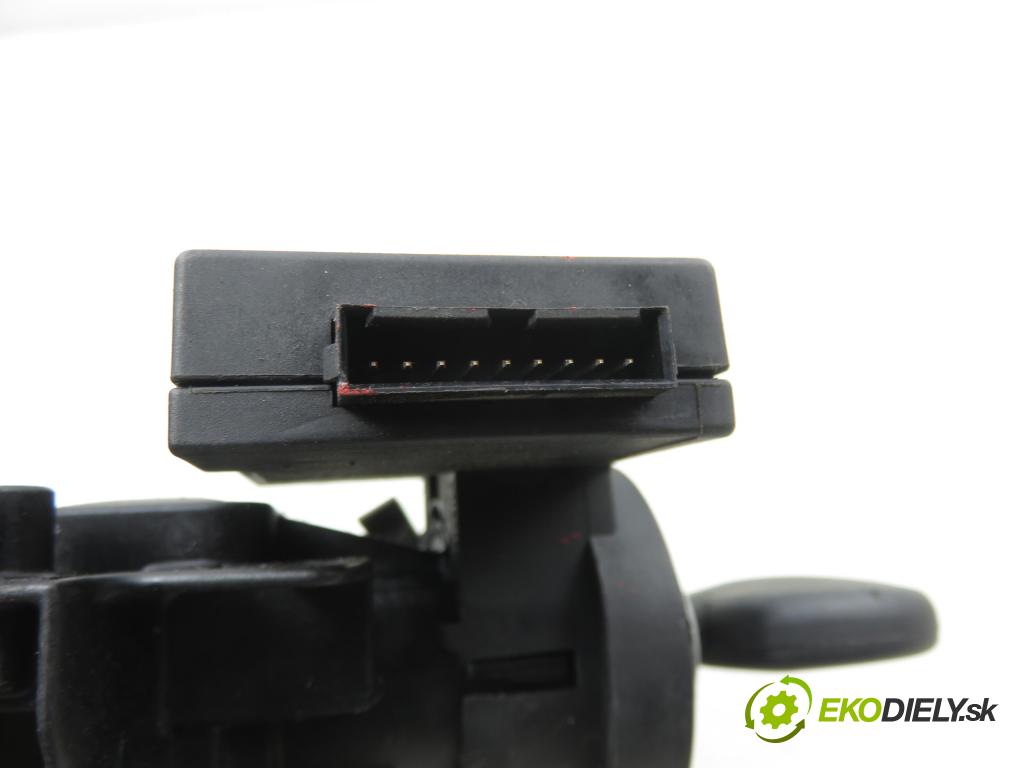 OPEL ASTRA G sedan (T98) HB 1999 74,00 1.6 16V - X 16 XEL 1598,00 spinačka 90589313 ; 90589389 ; 24418927 (Spínacia skrinka)