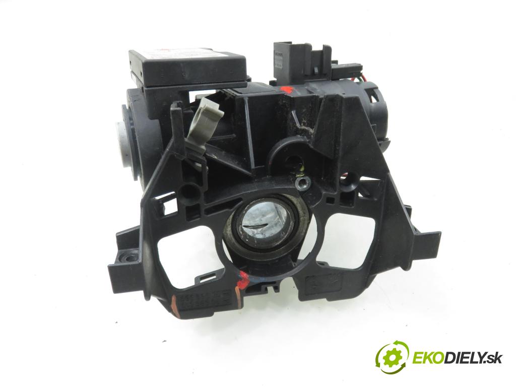OPEL ASTRA G sedan (T98) HB 1999 74,00 1.6 16V - X 16 XEL 1598,00 spinačka 90589313 ; 90589389 ; 24418927 (Spínacia skrinka)