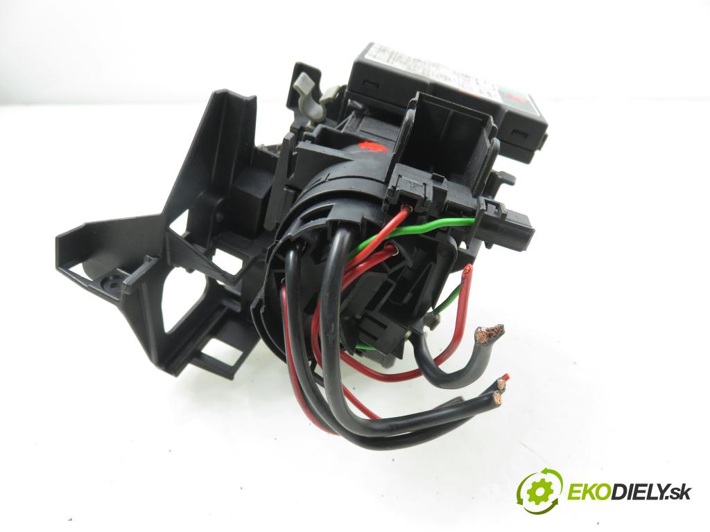 OPEL ASTRA G sedan (T98) HB 1999 74,00 1.6 16V - X 16 XEL 1598,00 spinačka 90589313 ; 90589389 ; 24418927 (Spínacia skrinka)