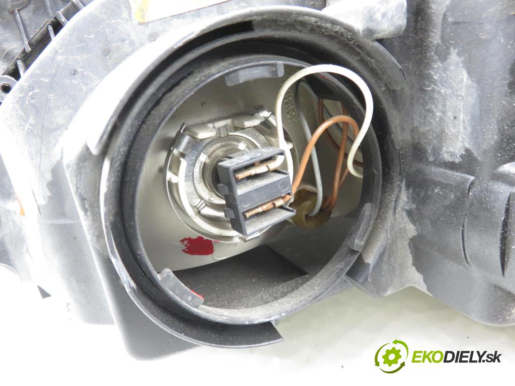 OPEL CORSA C (X01) HB 2004 51,00 1.3 CDTI - Z 13 DT 1248,00 Svetlo PP 1307088300 ; 09196283