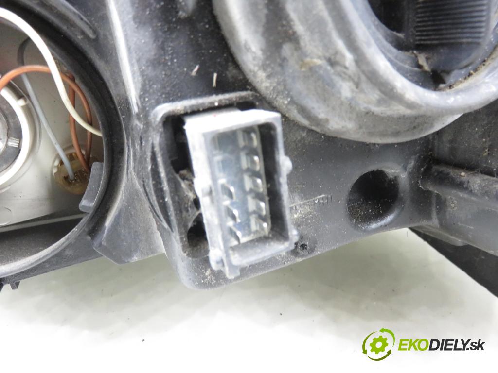 OPEL CORSA C (X01) HB 2004 51,00 1.3 CDTI - Z 13 DT 1248,00 Svetlo PP 1307088300 ; 09196283