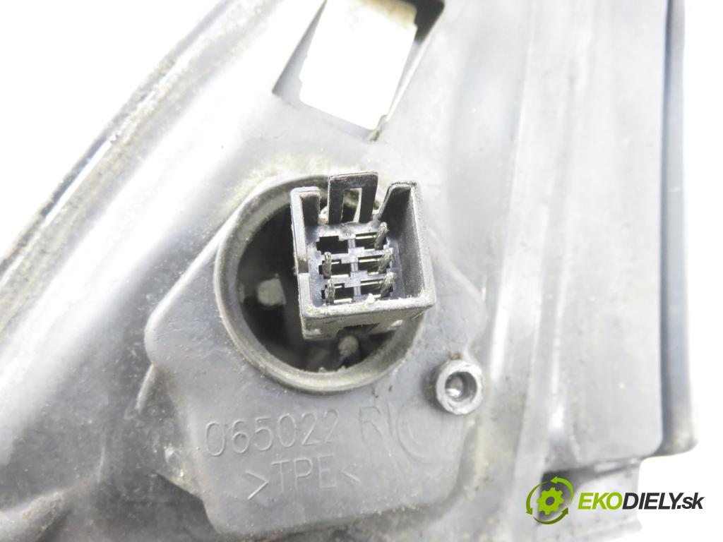 OPEL CORSA C (X01) HB 2004 51,00 1.3 CDTI - Z 13 DT 1248,00 zpětné zrcátko