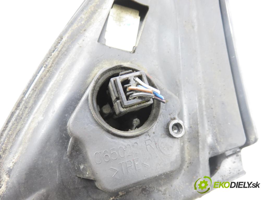 OPEL CORSA C (X01) HB 2004 51,00 1.3 CDTI - Z 13 DT 1248,00 zpětné zrcátko