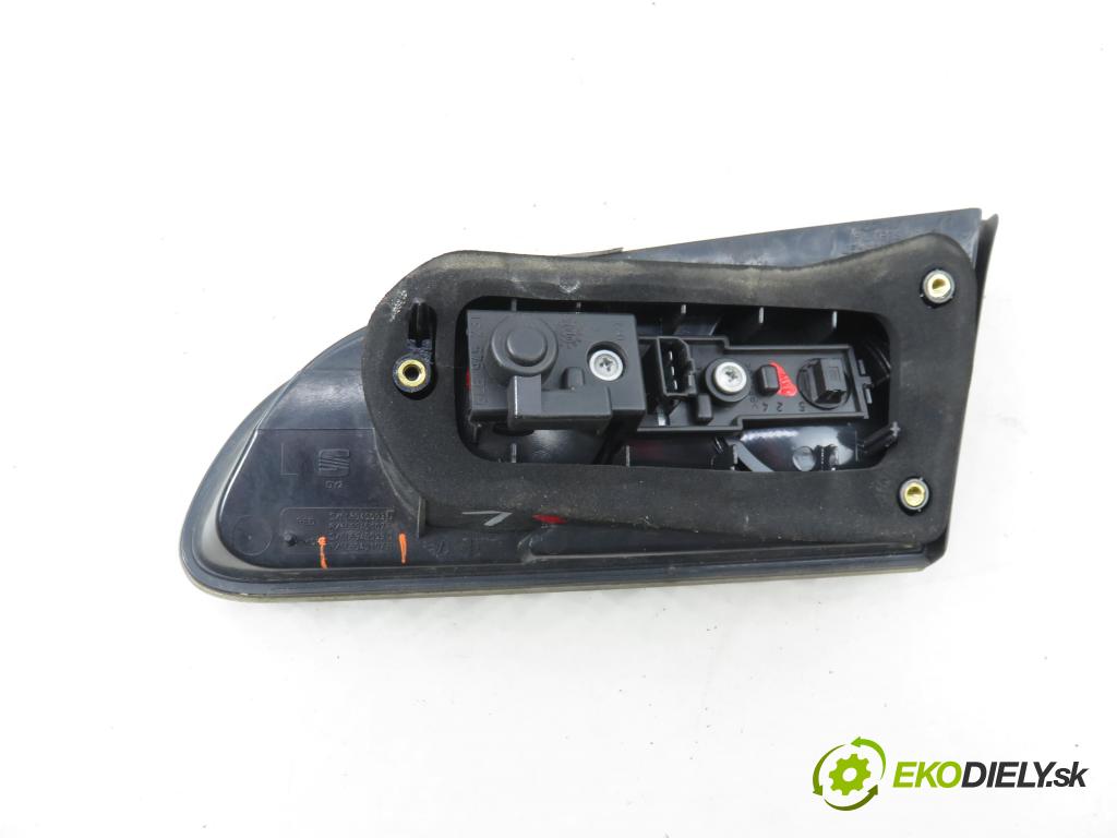 SEAT IBIZA III (6L1) HB 2006 63,00 1.4 16V - BXW 1390,00 Svetlo ľavé zadné kufor 6L6945093D ; 6L6945107B