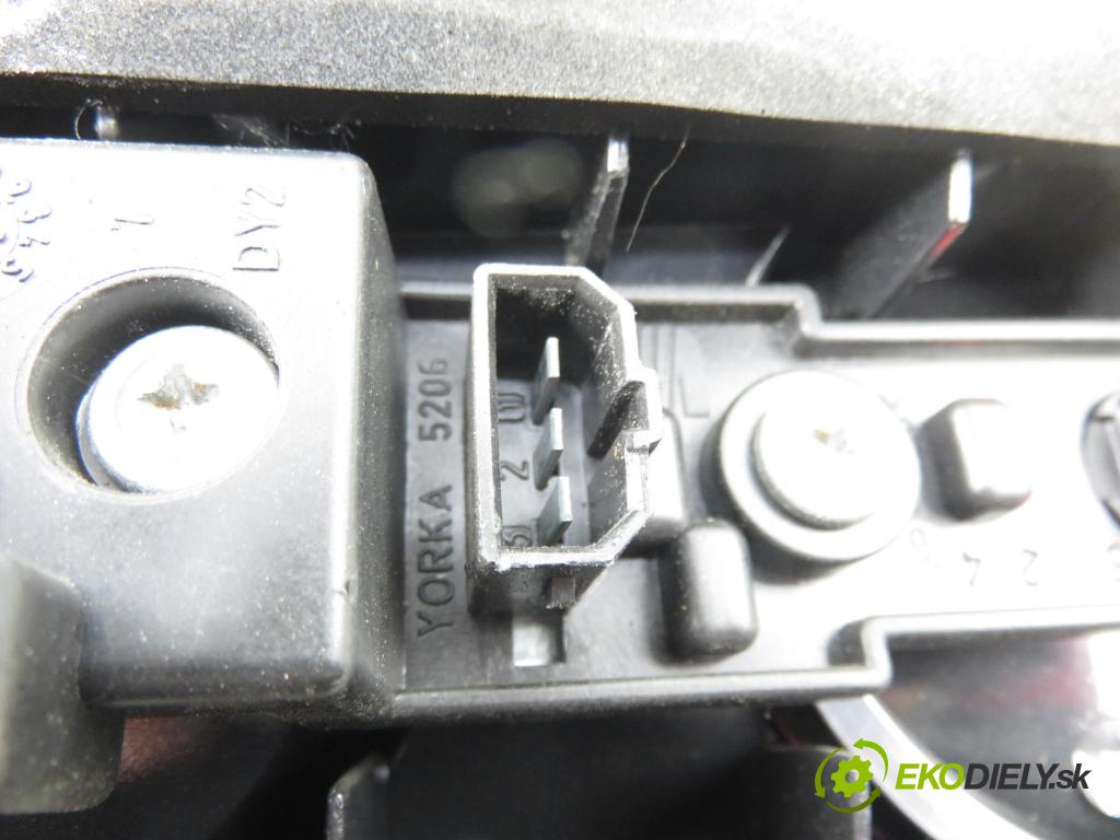 SEAT IBIZA III (6L1) HB 2006 63,00 1.4 16V - BXW 1390,00 Svetlo ľavé zadné kufor 6L6945093D ; 6L6945107B