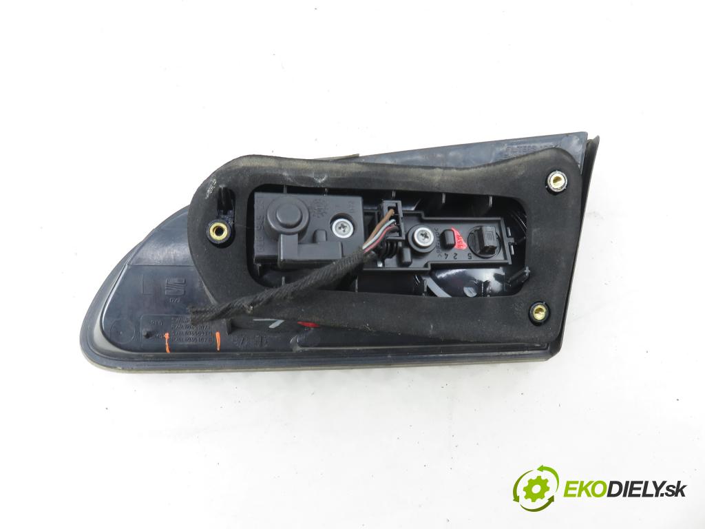SEAT IBIZA III (6L1) HB 2006 63,00 1.4 16V - BXW 1390,00 Svetlo ľavé zadné kufor 6L6945093D ; 6L6945107B