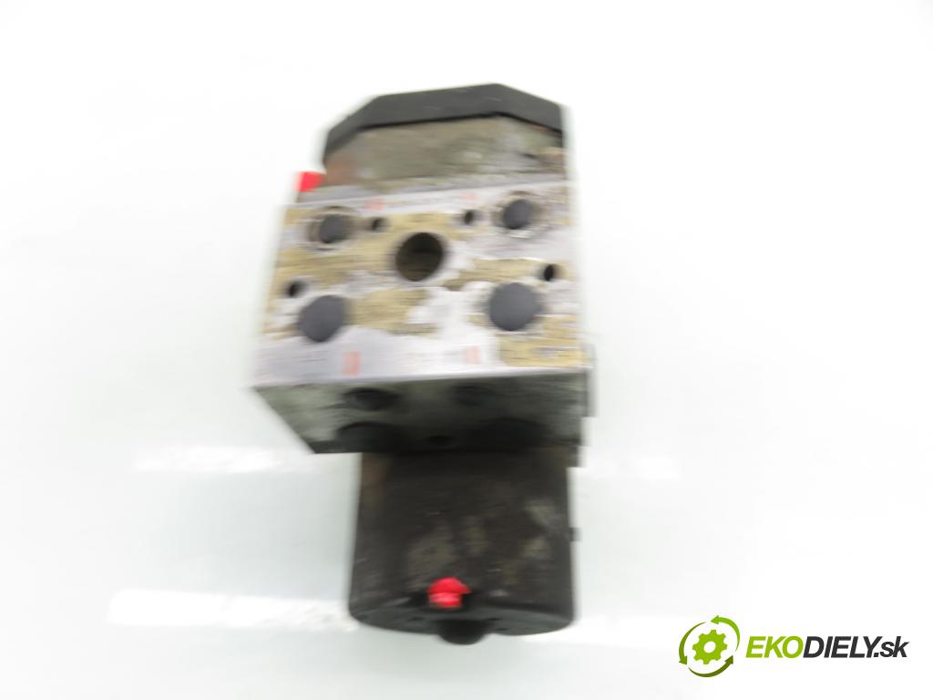 VW PASSAT B5.5 Variant (3B6) KOMBI 2001 96,00 1.9 TDI - AWX 1896,00 Pumpa ABS 0273004573 ; 0265220621 ; 3B0614111 (Pumpa ABS)