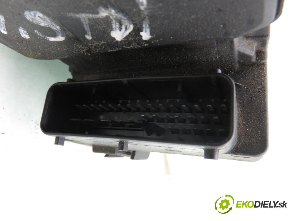 VW PASSAT B5.5 Variant (3B6) KOMBI 2001 96,00 1.9 TDI - AWX 1896,00 Pumpa ABS 0273004573 ; 0265220621 ; 3B0614111 (Pumpa ABS)