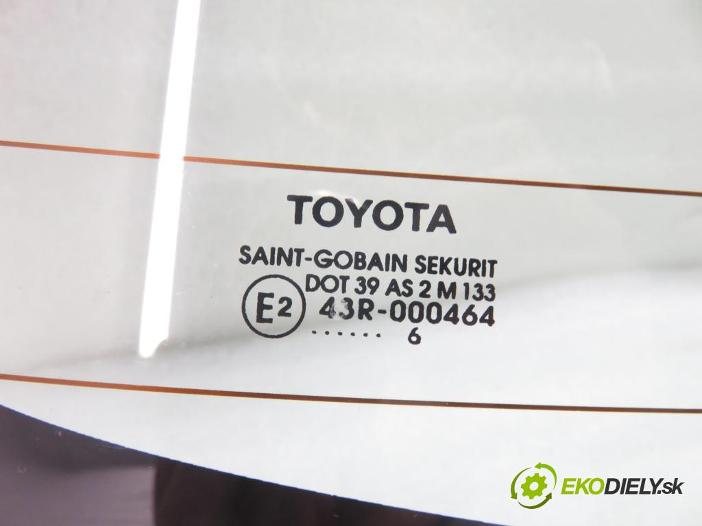 TOYOTA YARIS (_P9_) HB 2006 64,00 1.3 VVT-i (SCP90) 87 - 2SZ-FE 1298,00 Okno zadné kapota