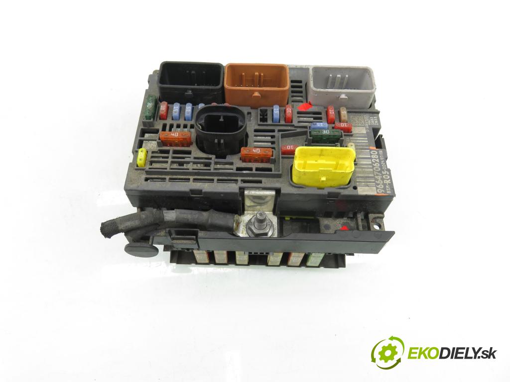 PEUGEOT 308 SW KOMBI 2008 88,00 1.6 16V - 5FW (EP6) 1598,00 MODUL BSM 9664706280