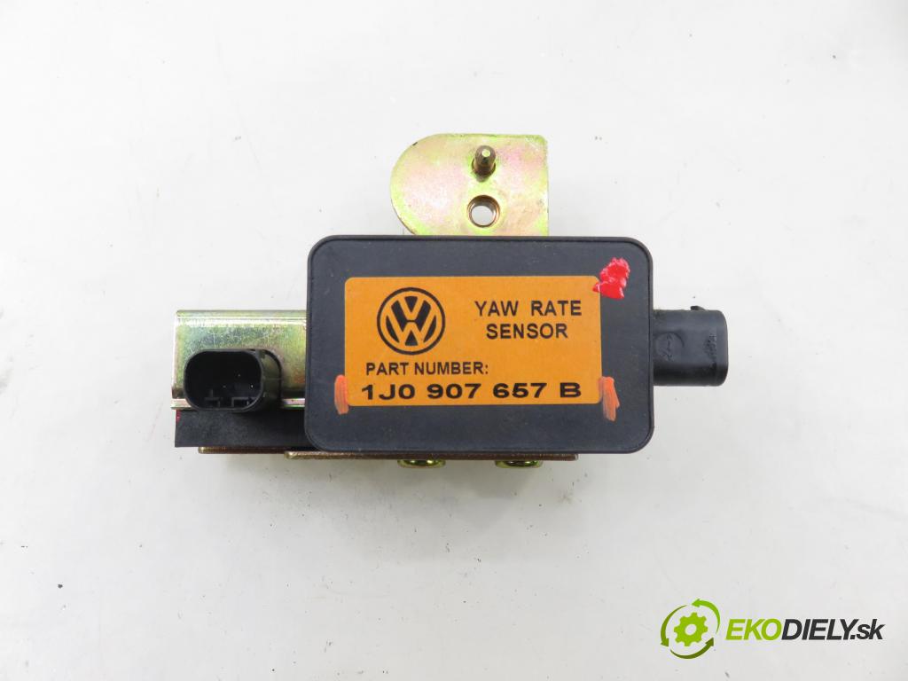 VW GOLF IV Variant (1J5) KOMBI 2001 66,00 1.9 TDI 90 - ALH 1896,00 Snímač ESP 1J0907657B ; 1J1907637B ; 1J0907651A