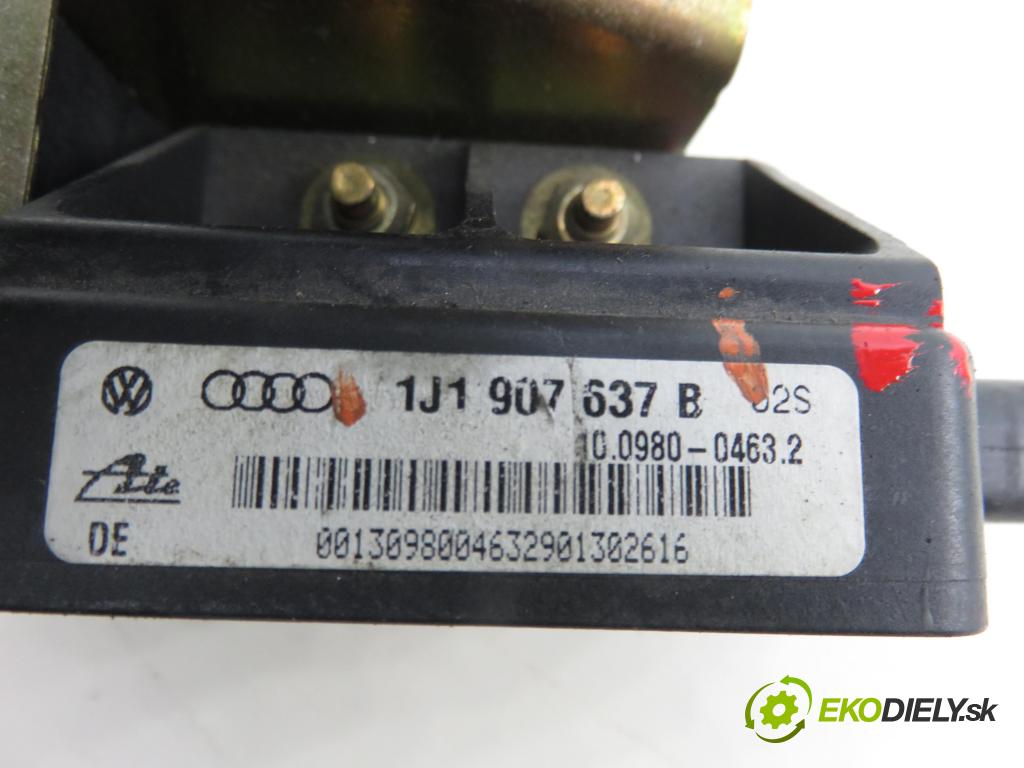 VW GOLF IV Variant (1J5) KOMBI 2001 66,00 1.9 TDI 90 - ALH 1896,00 Snímač ESP 1J0907657B ; 1J1907637B ; 1J0907651A