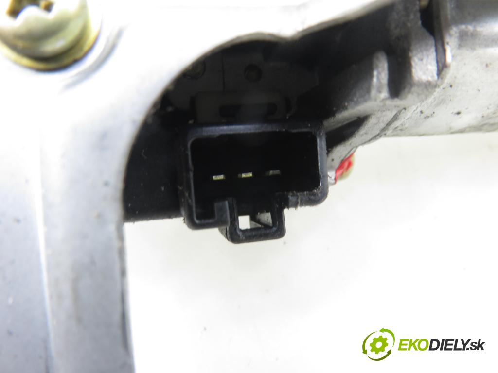 TOYOTA COROLLA Verso (ZER_, ZZE12_, R1_) MINIVAN 2005 85,00 2.0 D-4D (CUR10_) - 1CD-FTV 1995,00 Motorček stierače zadné 851300F010 ; 2596001022