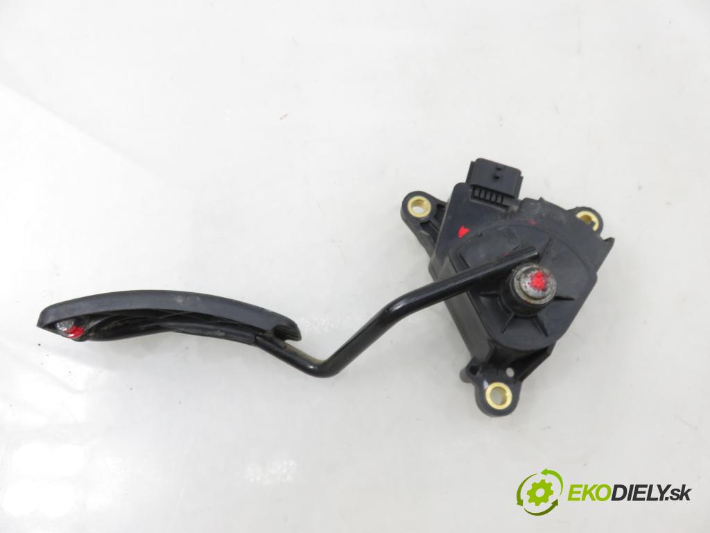 RENAULT SCENIC II (JM0/1_) MINIVAN 2004 63,00 1.5 dCi (JM1F) - K9K 724 1461,00 potenciometr plynového pedálu 8200159647B (Potenciometr plynového pedálu)