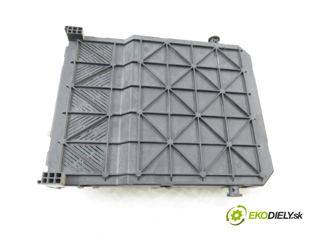 PEUGEOT 206 liftback (2A/C) HB 2002 50,00 1.4 HDi eco 70 - 8HZ (DV4TD) 1398,00 MODUL BSI 9652474780