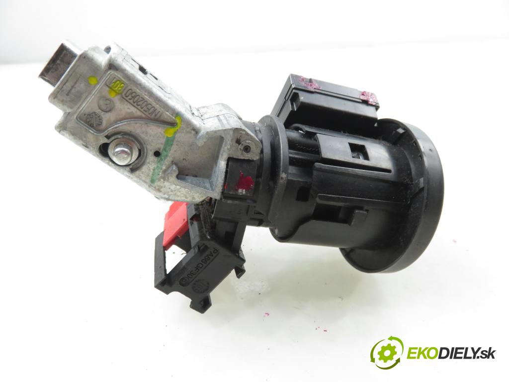 RENAULT MASTER III Platforma / podwozie (EV, HV, UV) KABINA/PLATFORMA 2017 120,00 2.3 dCi 165 FWD - M9T 702 2298,00 spinačka N0502060B01 ; N0502060 ; 8200405701F (Spínacia skrinka)
