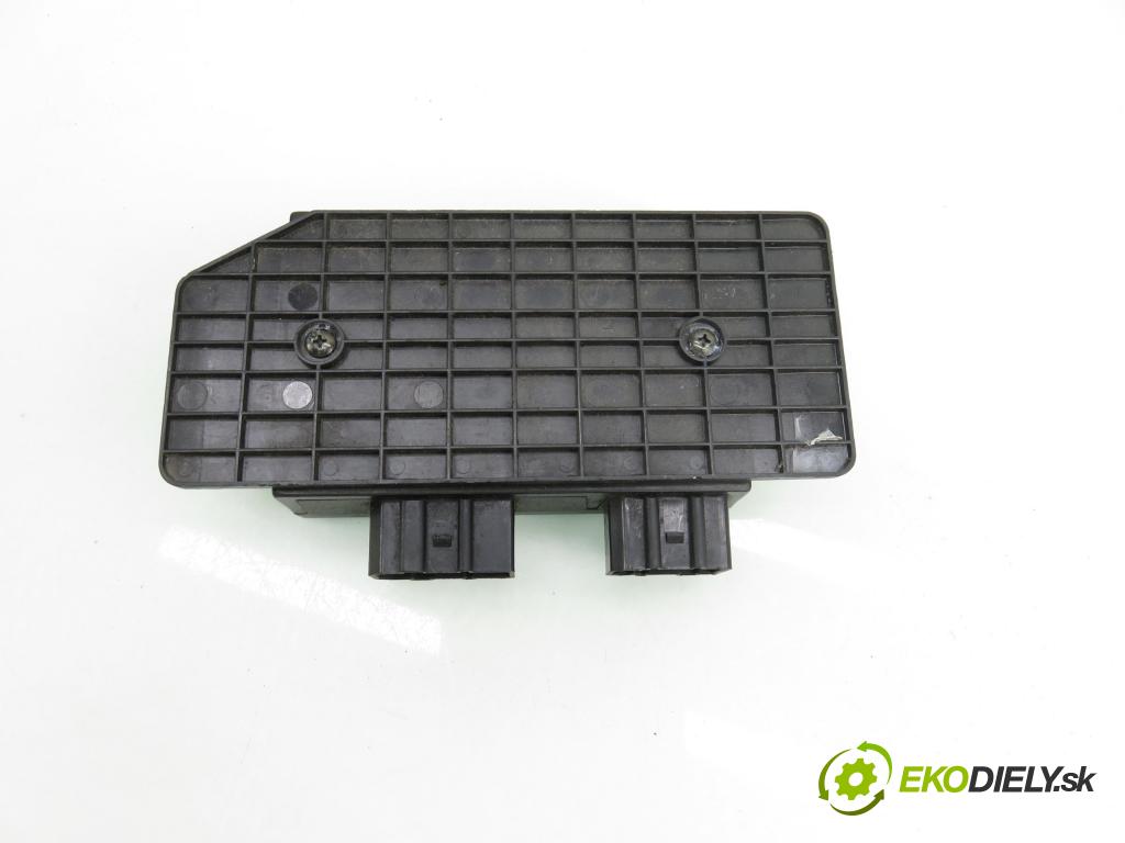 VW PASSAT B5 (3B2) SEDAN 1998 81,00 1.9 TDI 110 - AFN 1896,00 MODUL komfortu 1J0959799AH ; 5DK00795451