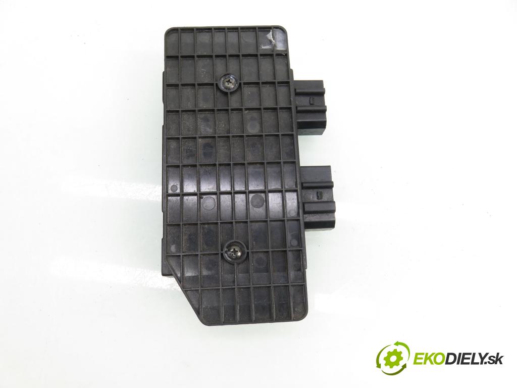 VW PASSAT B5 (3B2) SEDAN 1998 81,00 1.9 TDI 110 - AFN 1896,00 MODUL komfortu 1J0959799AH ; 5DK00795451