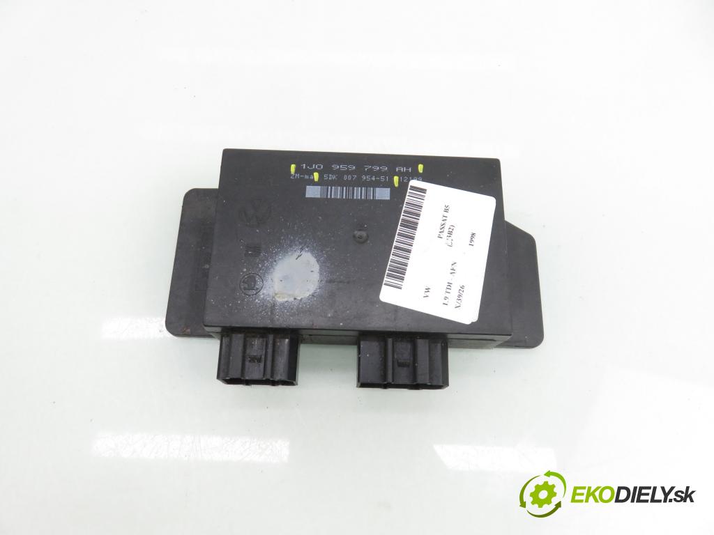 VW PASSAT B5 (3B2) SEDAN 1998 81,00 1.9 TDI 110 - AFN 1896,00 MODUL komfortu 1J0959799AH ; 5DK00795451
