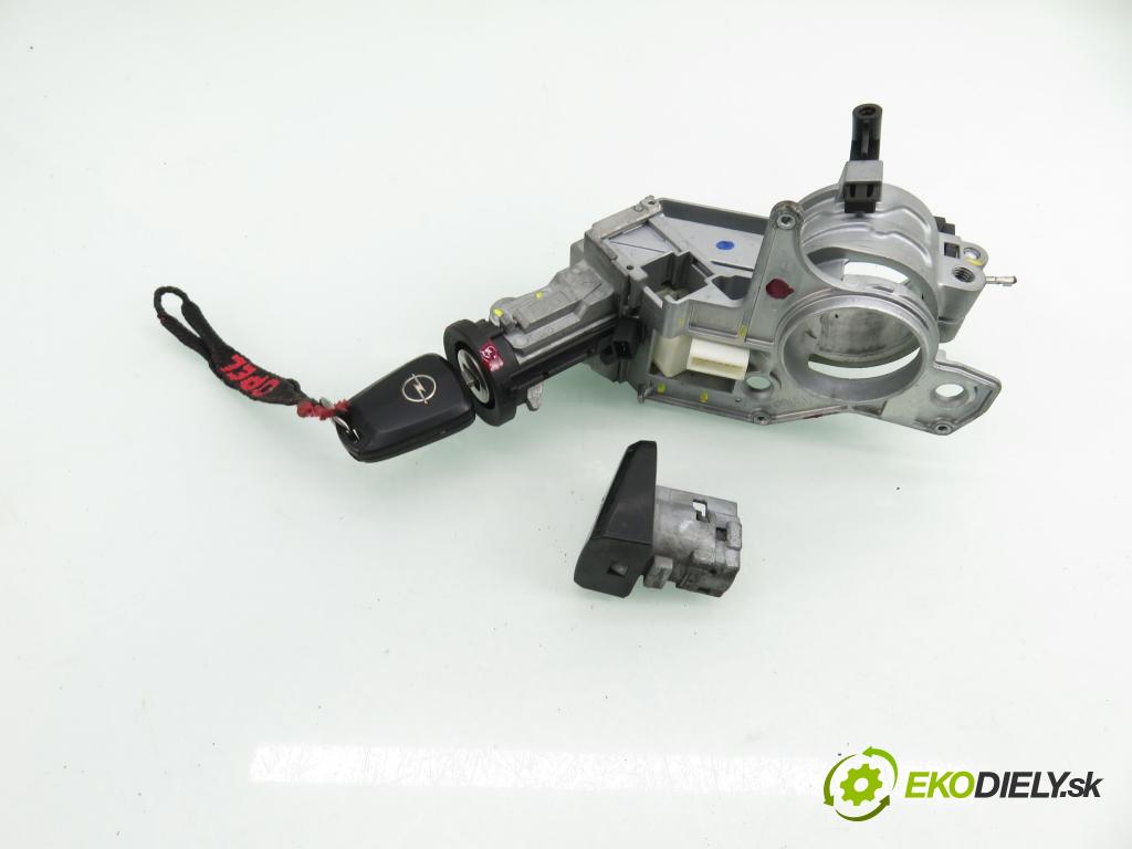 OPEL ASTRA H (A04) HB 2005 59,00 1.7 CDTI - Z 17 DTL 1686,00 spinačka / zámky 2421430 ; N05018881 ; N0501882