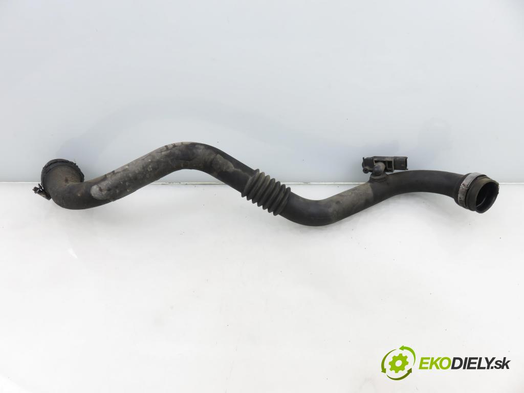 RENAULT SCENIC II (JM0/1_) MINIVAN 2004 63,00 1.5 dCi (JM1F) - K9K 724 1461,00 Rúra intercoolera turba 8200527670