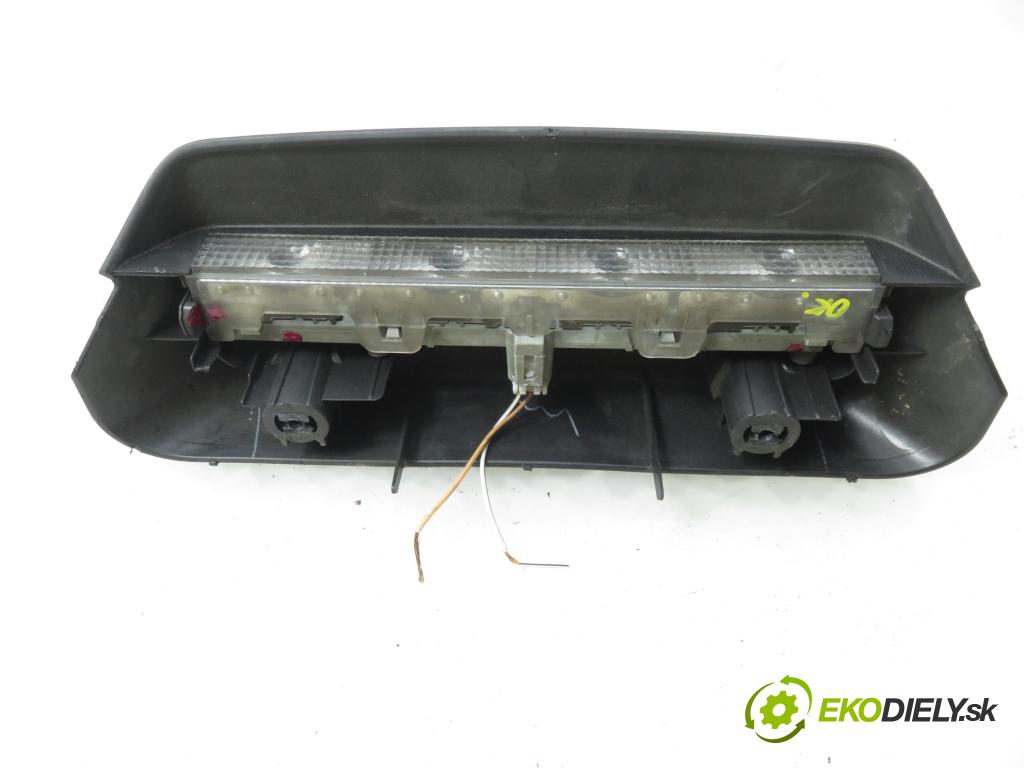 TOYOTA YARIS (_P9_) HB 2007 66,00 1.4 D-4D (NLP90_) - 1ND-TV 1364,00 svetlo bŕzd