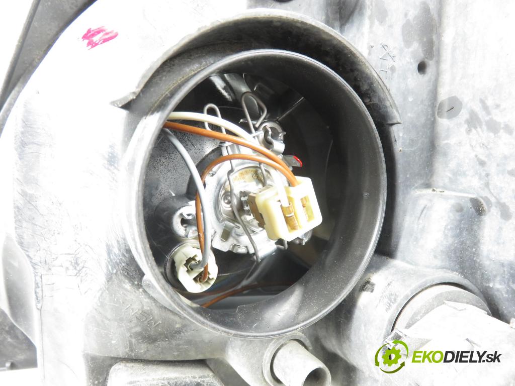 RENAULT CLIO II (BB_, CB_) HB 2001 43,00 1.2 (BB0A, BB0F, BB10, BB1K, BB28, BB2D, BB2H, CB0 1149,00 Svetlo PP