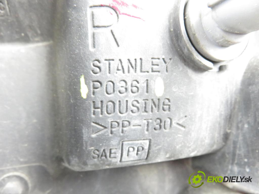 SUZUKI IGNIS (FH) HB 2001 61,00 1.3 4WD 83 (RG413) - M13A 1328,00 Svetlo PP P0361
