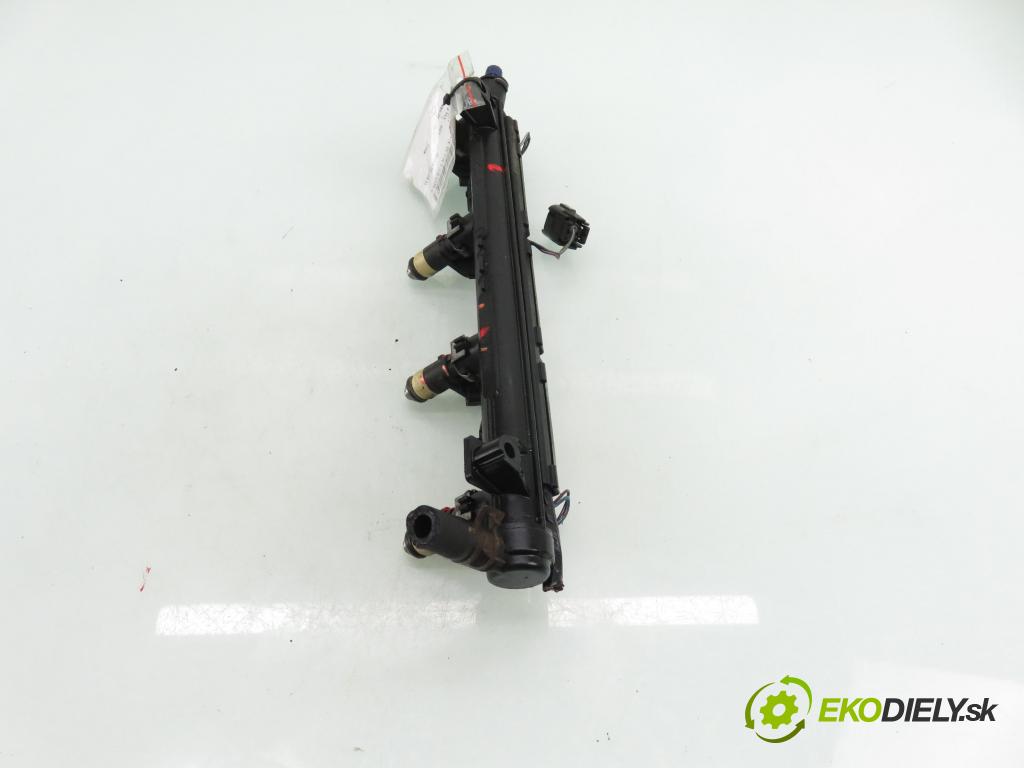 SEAT IBIZA III (6L1) HB 2004 55,00 1.4 16V - BBY 1390,00 Lišta vstrekovacia 036906031M ; 036133319BF (Vstrekovacia lišta)