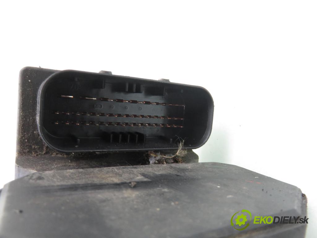 SEAT IBIZA III (6L1) HB 2004 55,00 1.4 16V - BBY 1390,00 Pumpa ABS 0265800003 (Pumpa ABS)