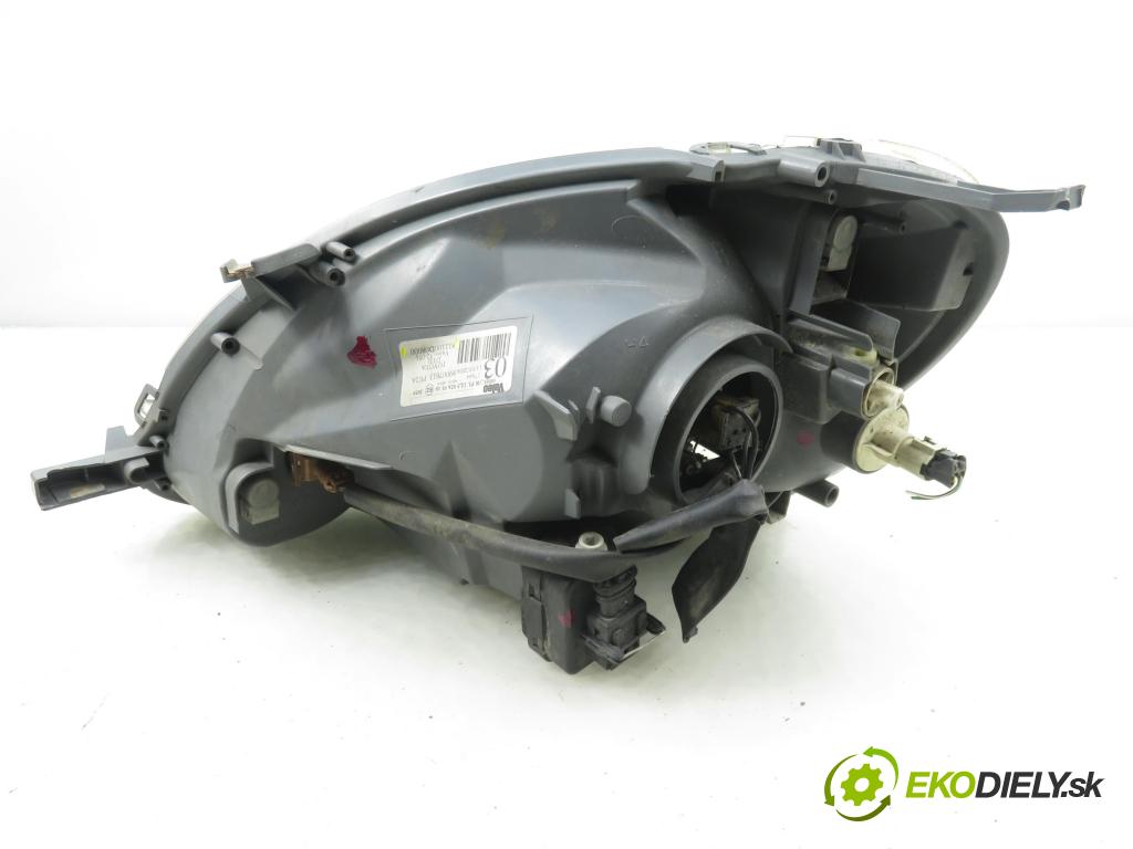 TOYOTA YARIS (_P1_) HB 2004 50,00 1.0 VVT- i 68 - 1SZ-FE 998,00 Svetlo PP 811100D08000
