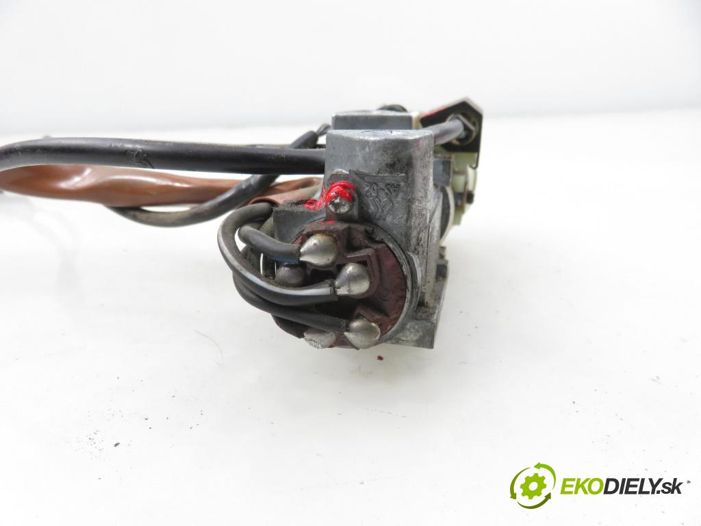 SUBARU FORESTER (SF_) KOMBI 2002 90,00 2.0 SOHC AWD 122 - EJ202 1994,00 spínačka  (Spínací skříňka)