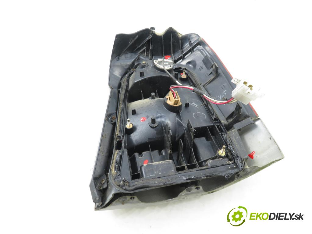 SUBARU FORESTER (SF_) KOMBI 2002 90,00 2.0 SOHC AWD 122 - EJ202 1994,00 Svetlo ľavé zadné 22020697L