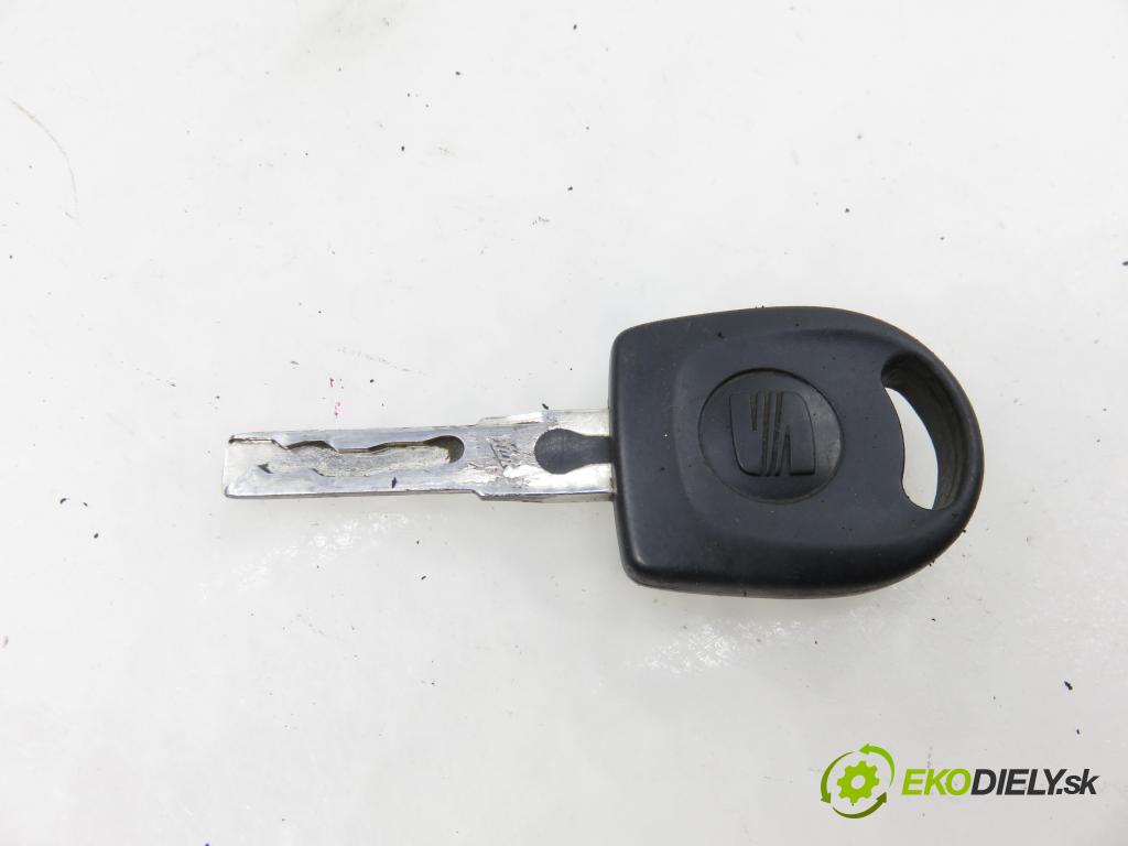SEAT IBIZA III (6L1) HB 2004 55,00 1.4 16V - BBY 1390,00 spinačka 4B0905851C (Spínacia skrinka)