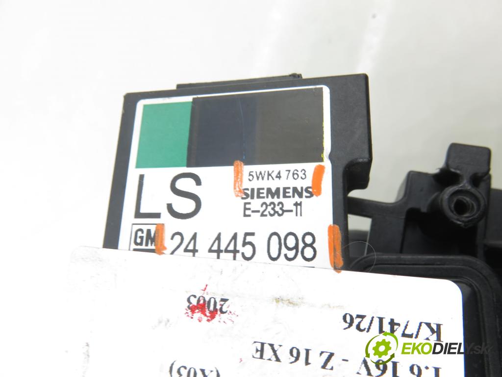 OPEL MERIVA A nadwozie wielkoprzestrzenne (MPV) (X03) HB 2003 74,00 1.6 16V - Z 16 XE 1598,00 spinačka 90589389 ; 5WK4763 ; 24445098 (Spínacia skrinka)