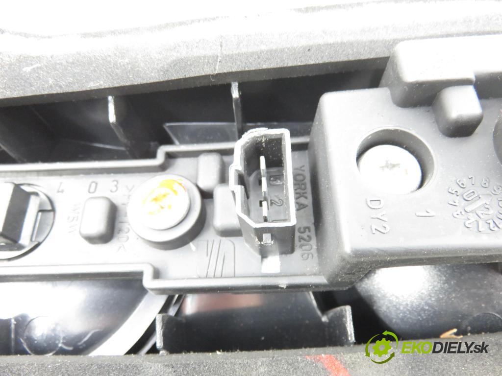 SEAT IBIZA III (6L1) HB 2004 55,00 1.4 16V - BBY 1390,00 světlo pravé zadní kufr 6L6945094F